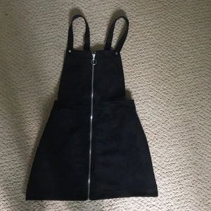Selling an H&M black overall dress